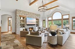 377 LAKE DR - Image 2