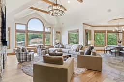 377 LAKE DR - Image 2