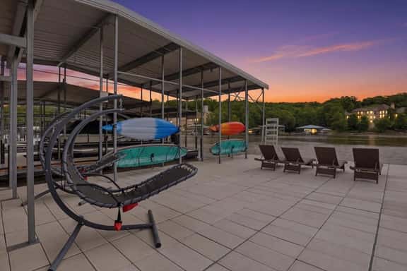 377 LAKE DR - Image 1