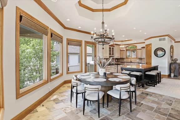 377 LAKE DR - Image 5